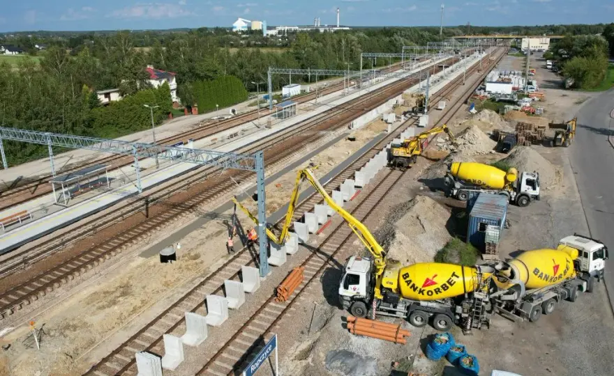 Ropczyce: Gdzie zatrzymuje się pociąg? Stacje i udogodnienia