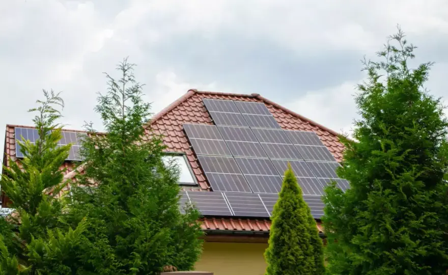 Przydomowa elektrownia słoneczna koszt: ile naprawdę zapłacisz?