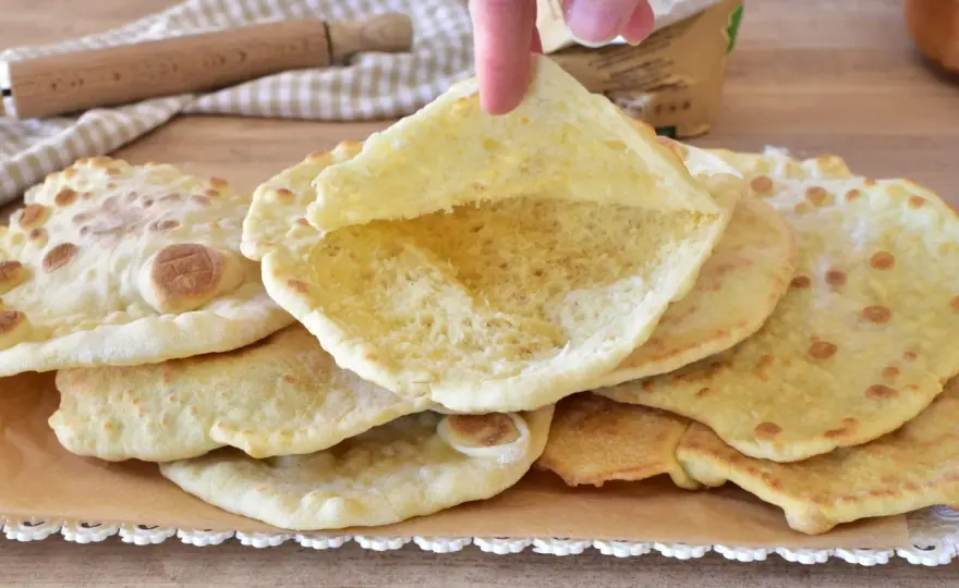 Pane in padella morbido e veloce, senza accendere il forno
