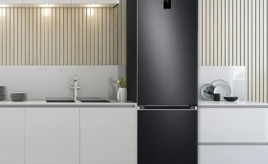 Wyświetlacz lodówki Samsung nie działa? Diagnoza i naprawa krok po kroku.