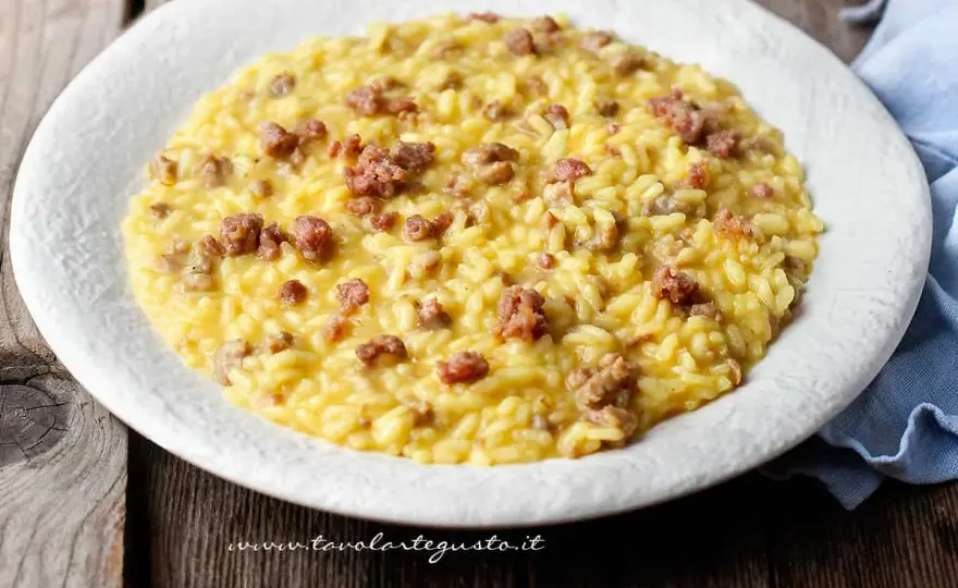 Risotto con salsiccia - dosi, riso e consigli per farlo cremoso