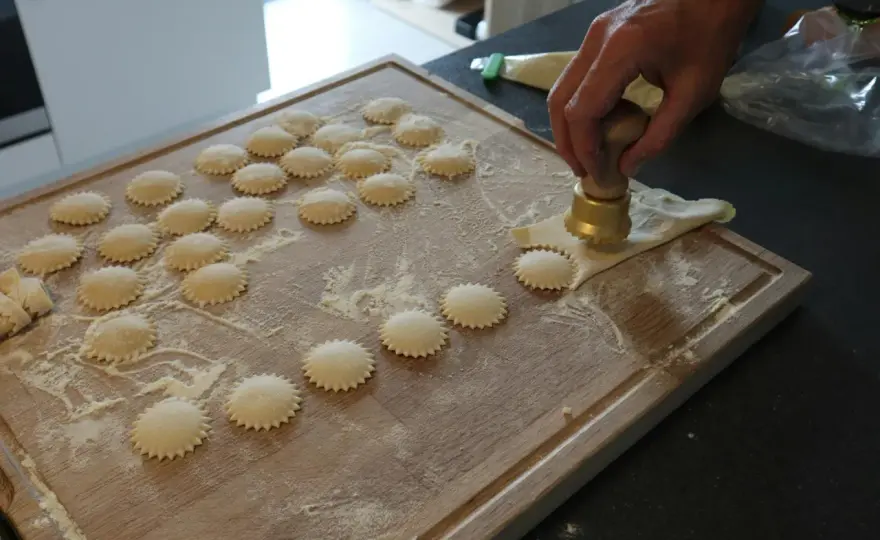 Ciasto na ravioli - Jak zrobić idealne, które nie pęka?