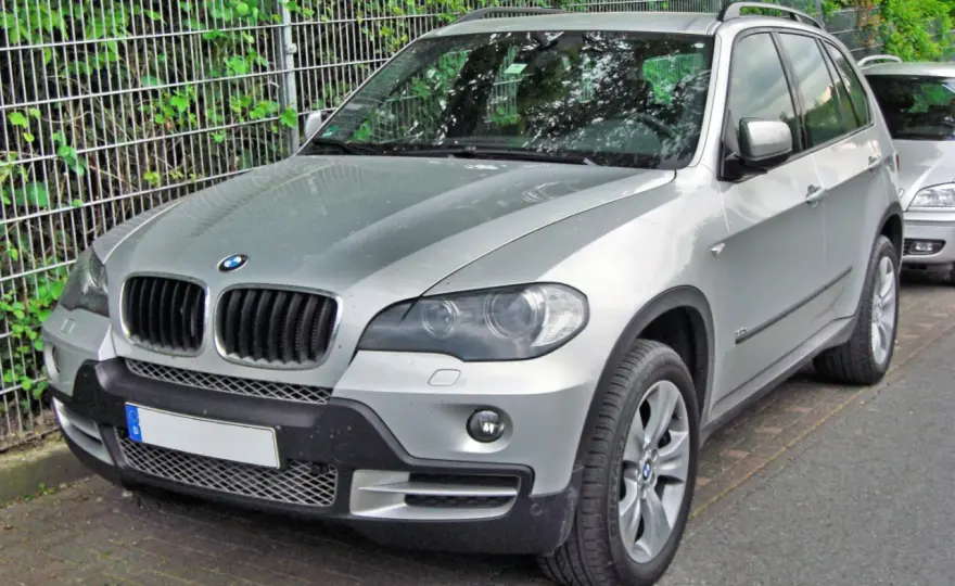 BMW X5 E70 pojemność baku – ile litrów naprawdę zmieści zbiornik?