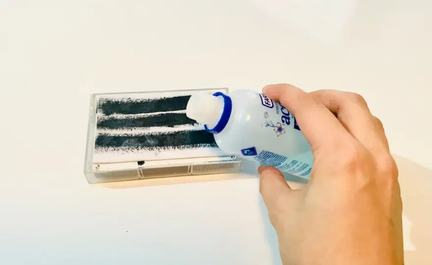 Come togliere la colla - Senza rovinare vernice o plastica