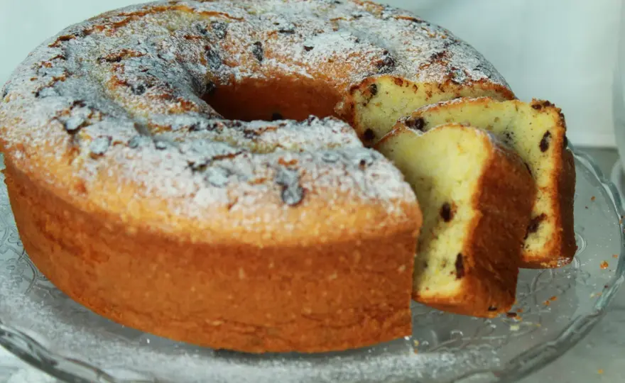 Ciambellone allo Yogurt Perfetto - La Ricetta Morbida e Facile