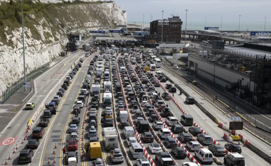 Tunel La Manche czy prom? Co wybrać i kiedy się opłaca?