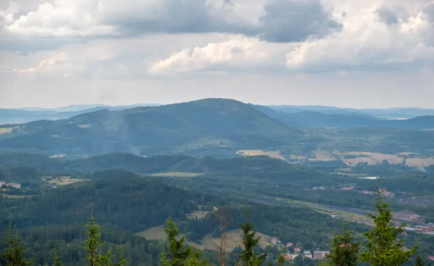 Borowa w Górach Wałbrzyskich - szlaki, wieża i panoramy