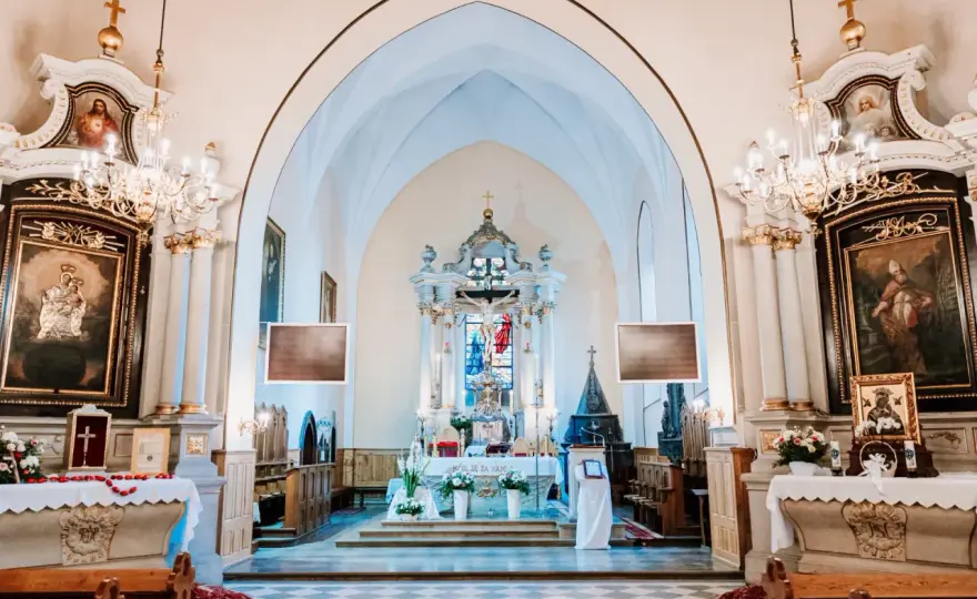 Dlaczego w Boże Ciało są 4 ołtarze? Odkryj ich głębokie znaczenie