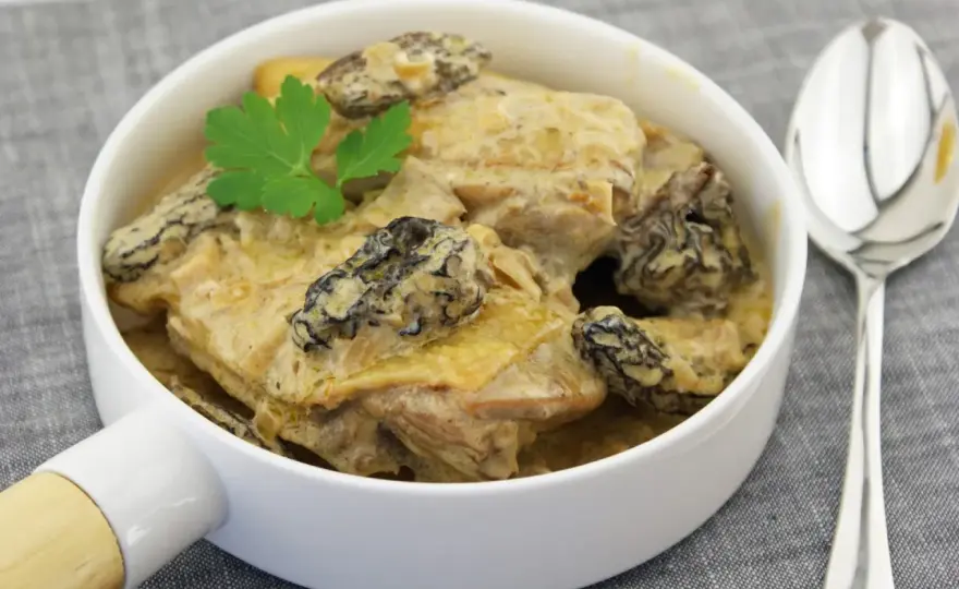 Poularde au vin jaune - L'accompagnement parfait pour un repas réussi