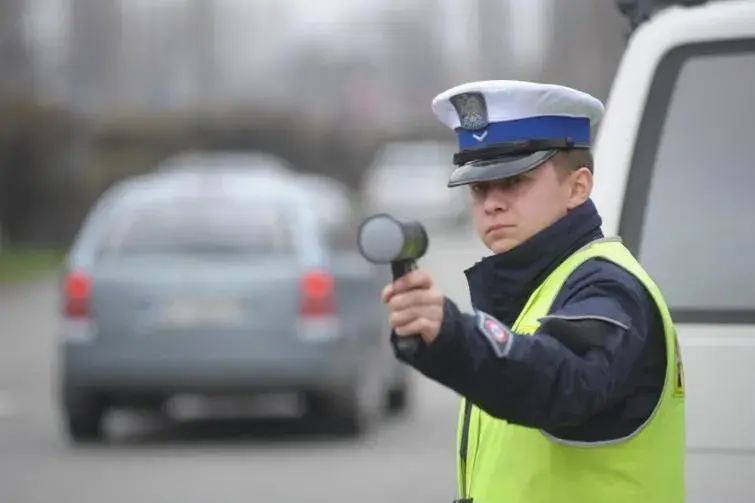 Gdzie się zatrzymać gdy zatrzymuje cię policja, aby uniknąć problemów