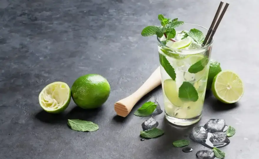 Lemoniada mojito - przepis na idealne orzeźwienie bez cukru?