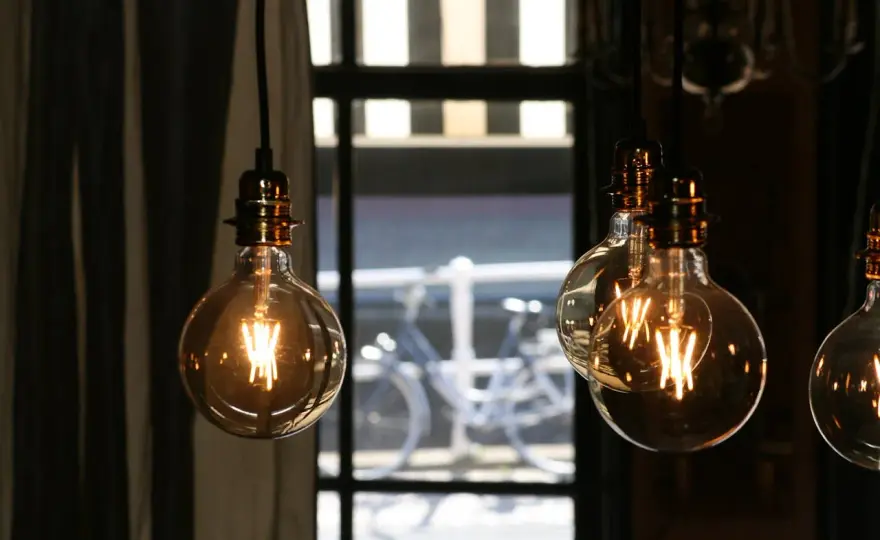 Lúmenes para estudiar - ¿Cuánta luz necesitas realmente?