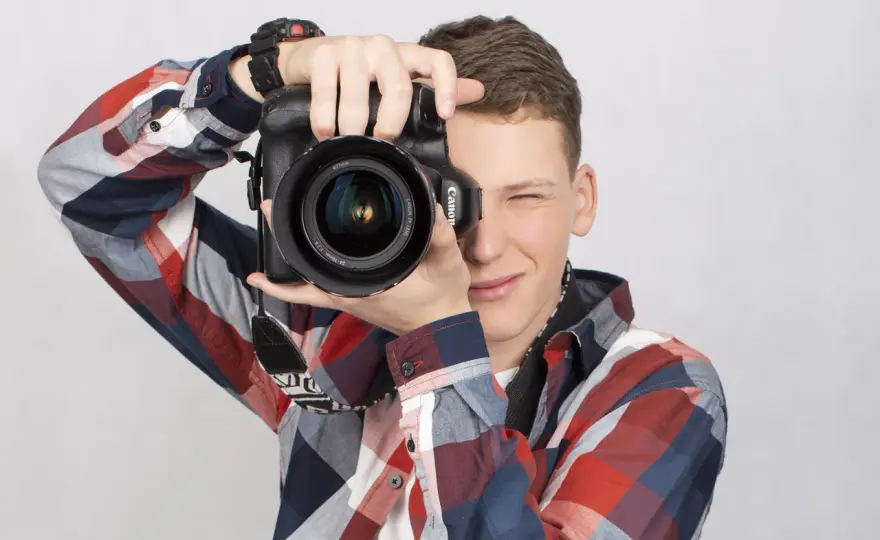 Na czym polega praca fotografa? Poznaj tajniki zawodu i umiejętności
