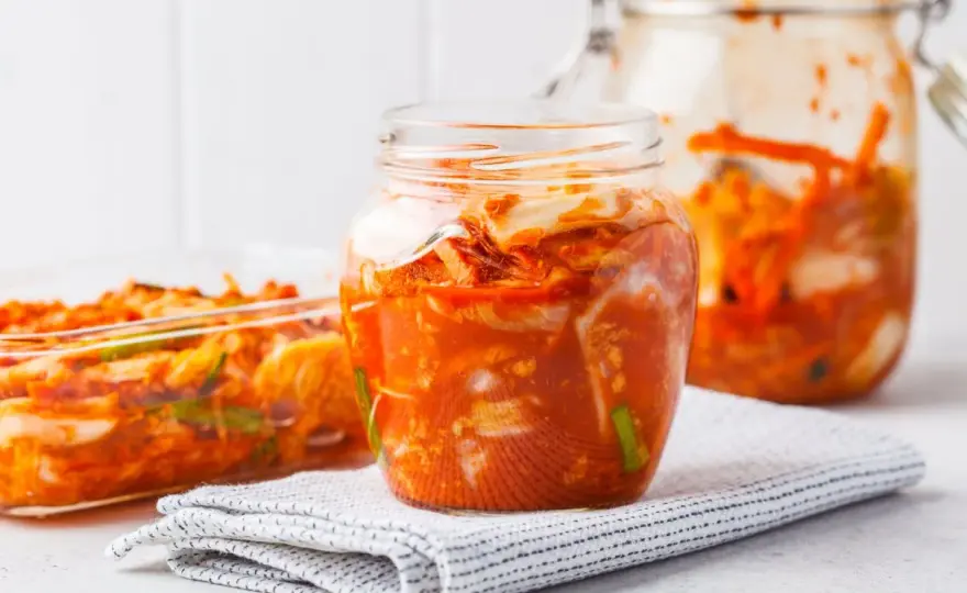Co to jest kimchi? Odkryj smak, zdrowie i sekrety koreańskiej kiszonki