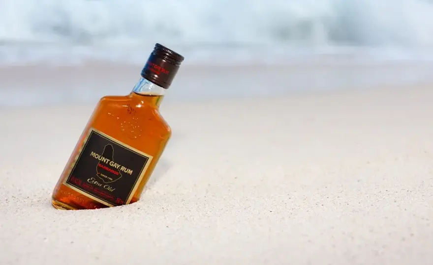 Jaki rum do herbaty? Odkryj najlepsze połączenia smakowe
