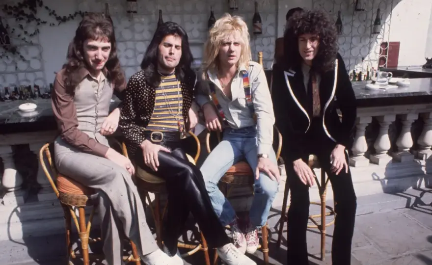 Jaki zespół stworzył Freddie Mercury? Cała historia Queen