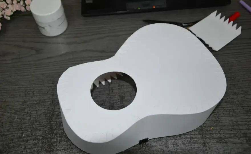 Gitara z kartonu: Zrób to sam! Kreatywny przewodnik DIY dla każdego