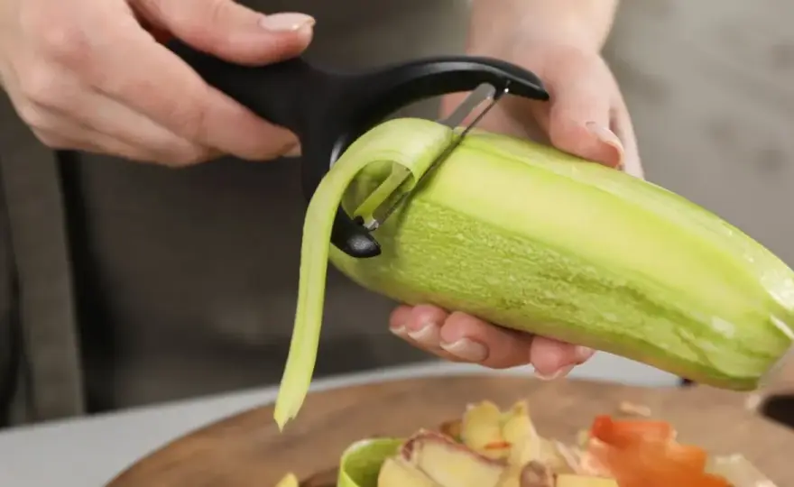 Épluchures de courgette aux poules - Oui, mais comment ?