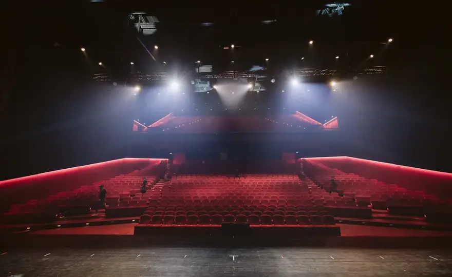 Najlepsze teatry w Warszawie, które warto odwiedzić na spektakl