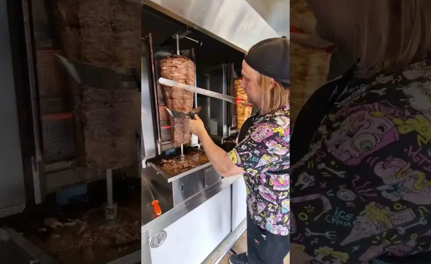 Jak wygląda kebab? Odkryj różne rodzaje i ich apetyczną prezentację