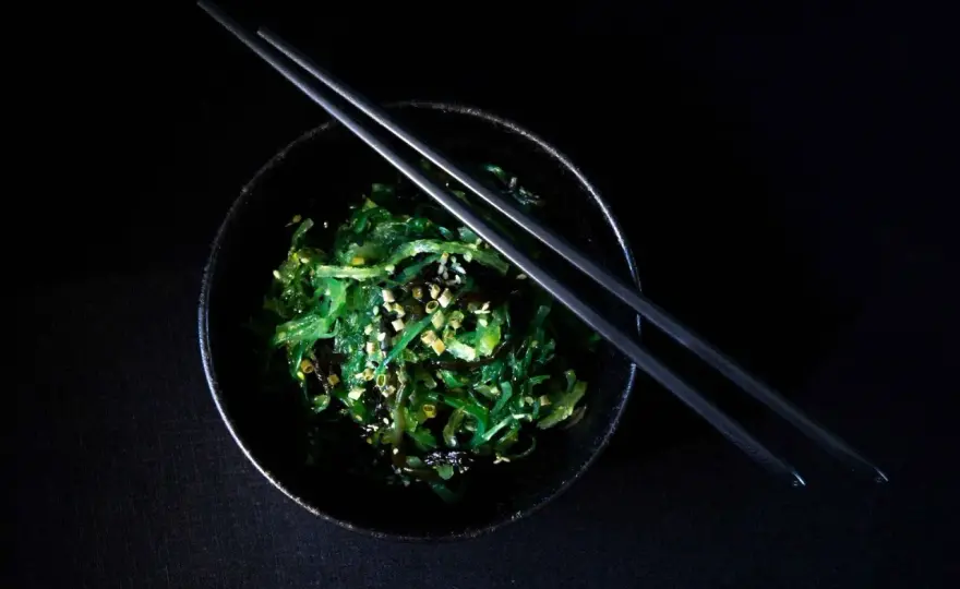 Wakame e iodio, proprietà e precauzioni per usarlo