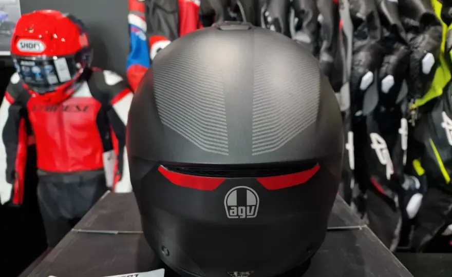 Kaski AGV - który model wybrać do miasta, turystyki i na tor?