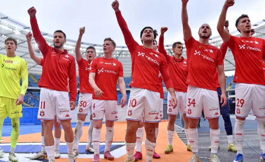 Wisła Kraków transfery - Jak klub buduje kadrę na Ekstraklasę?
