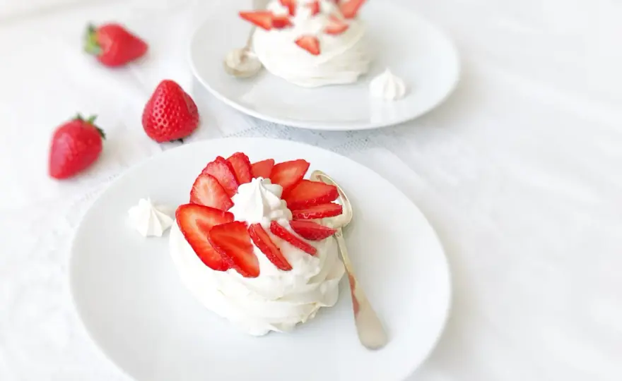 Pavlova aux fraises - la méthode pour une meringue parfaite