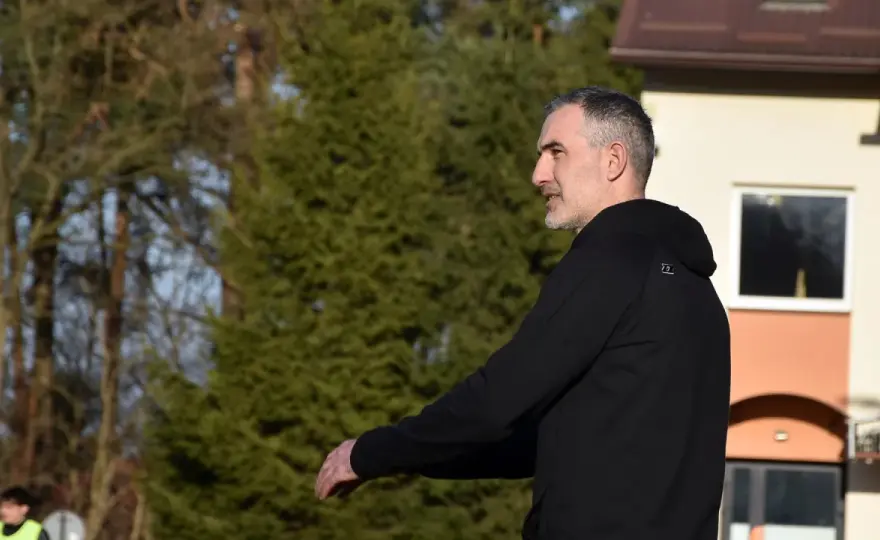 Sławomir Szeliga - trener Sokoła Kolbuszowa Dolna. Jak pracuje?