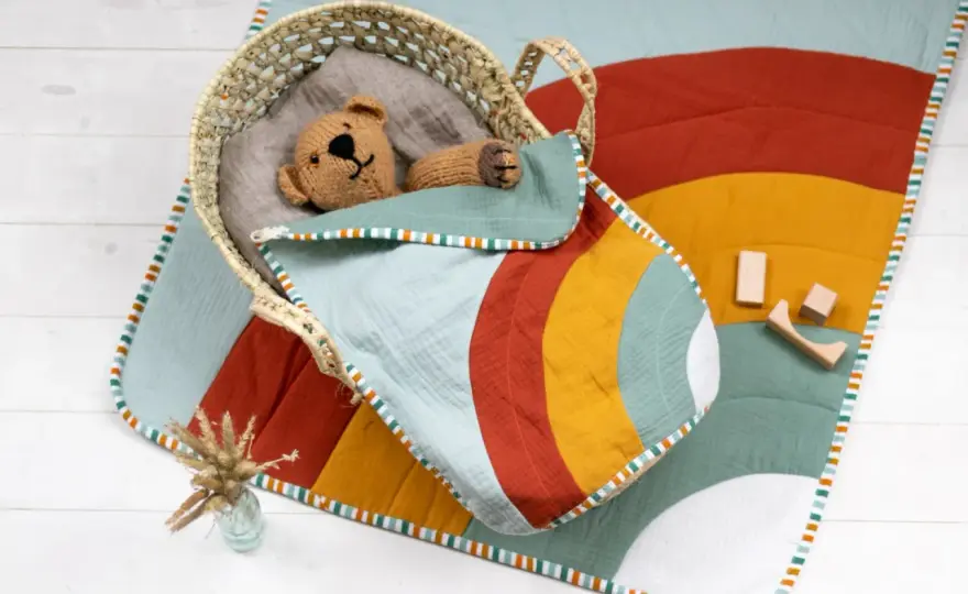 Krabbeldecke nähen: Schnittmuster, Maße & Tipps für Babys