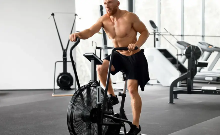 Ile cardio w tygodniu? Stwórz plan: redukcja, zdrowie, mięśnie