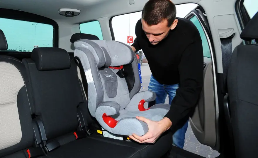 Baza ISOFIX do fotelika - Czy pasuje do każdego?
