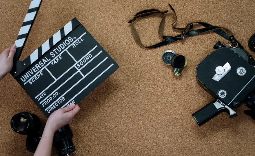 Opis filmu po angielsku - jak napisać?
