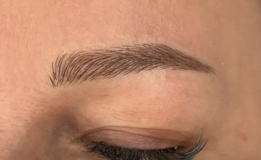 Microblading brwi - Wszystko, co musisz wiedzieć przed zabiegiem.