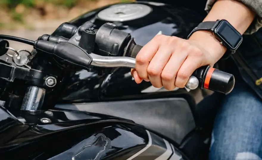 Picar embrague en moto - ¿Técnica o desgaste?