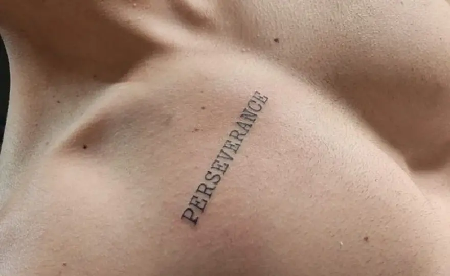 Tatuaż na klatce piersiowej - Wzory, ceny, błędy. Wybierz mądrze!
