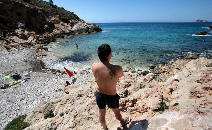 Cala nudista en Benidorm - ¿Cuál elegir?