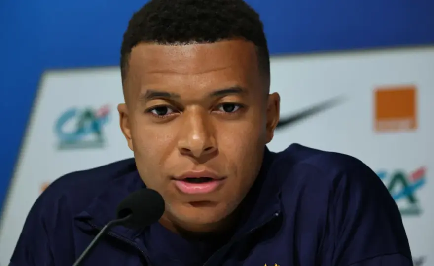 Czy Mbappé ma dzieci? Prawda o jego życiu prywatnym i rodzinie