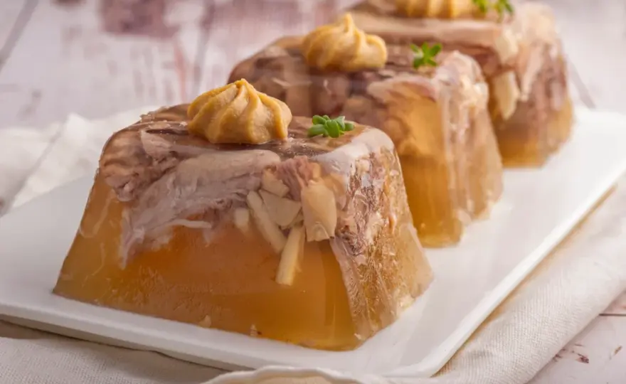 Menu na imprezę w stylu lat 80. PRL: Przepisy i Inspiracje