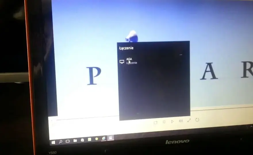 Jak połączyć komputer z telewizorem bezprzewodowo i cieszyć się komfortem