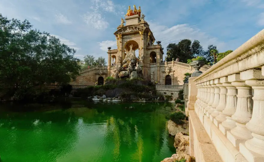 Parc de la Ciutadella: Twój przewodnik po zielonym sercu Barcelony