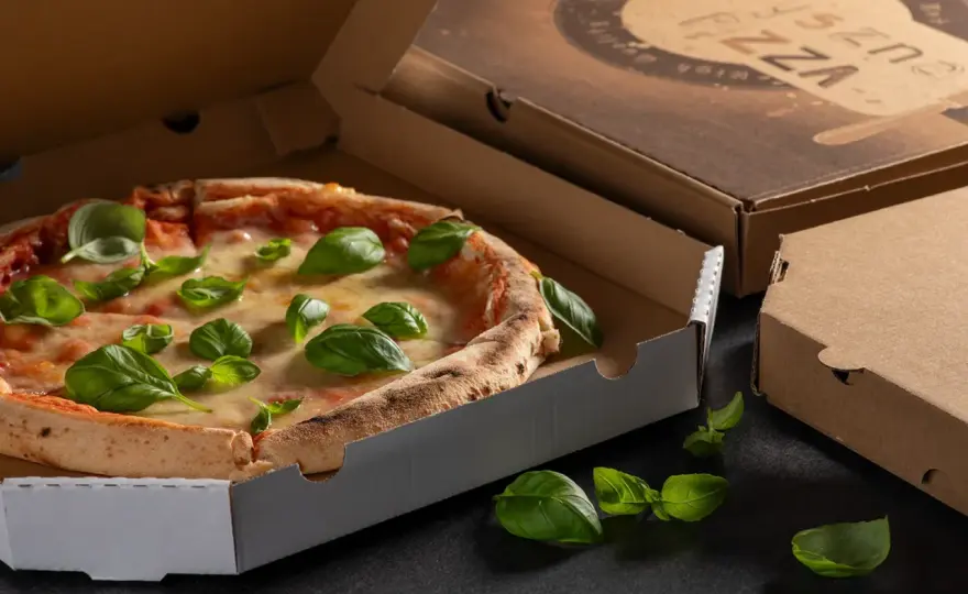 Opakowanie na pizzę - jak wybrać dobre pudełko?