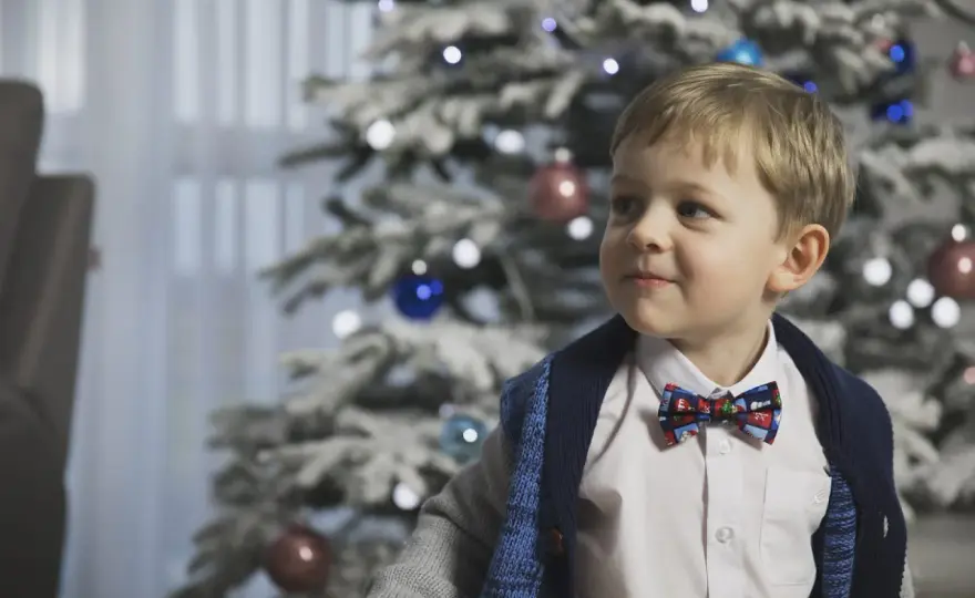Jak ubrać dziecko na święta: najlepsze pomysły na elegancki i wygodny strój