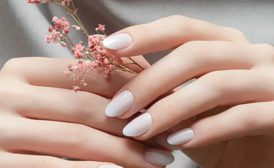 Manicure na komunię dla mamy: Eleganckie inspiracje i porady
