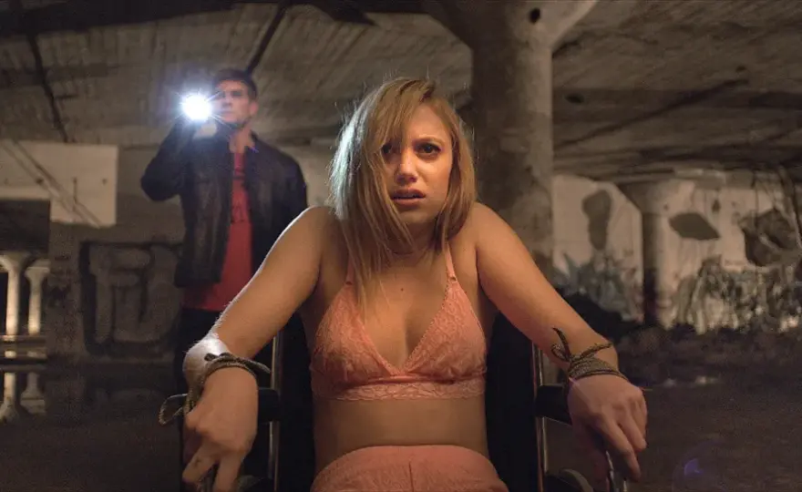 Horror Coś za mną chodzi - Przerażający film, który musisz zobaczyć