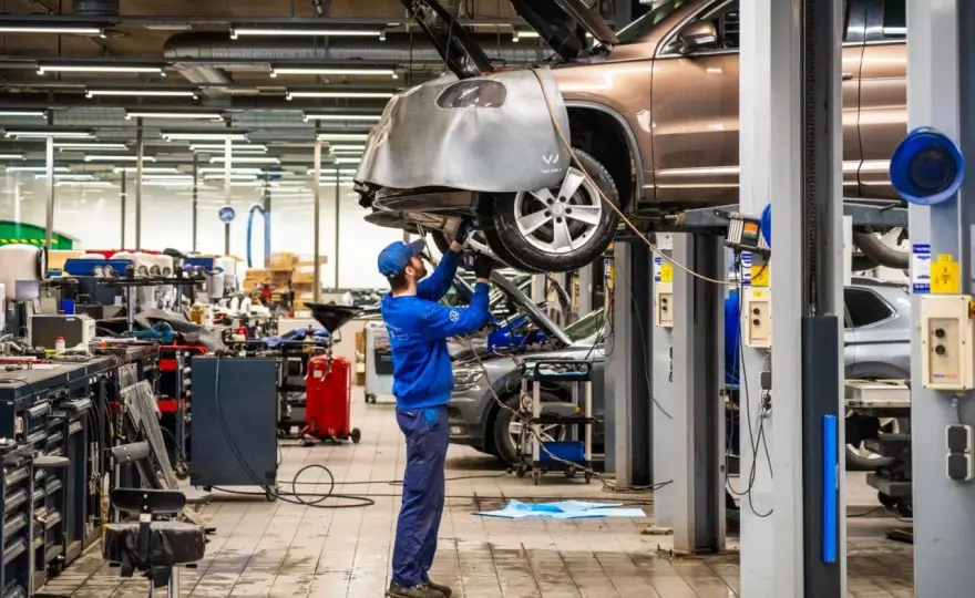 Märkesverkstad eller fri verkstad - välj rätt service för bilen