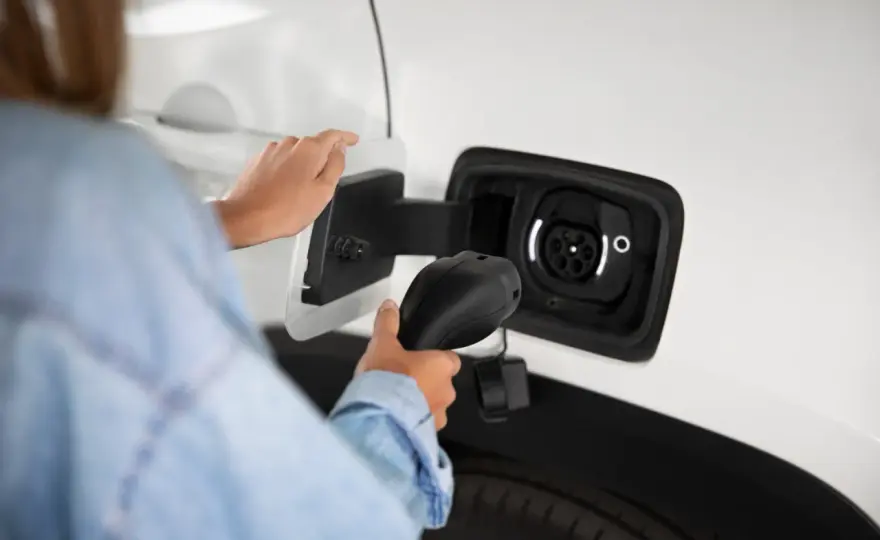 Orlen Ładowanie: ile kosztuje ładowanie auta elektrycznego w 2026. Ceny, czas i porównanie z paliwem