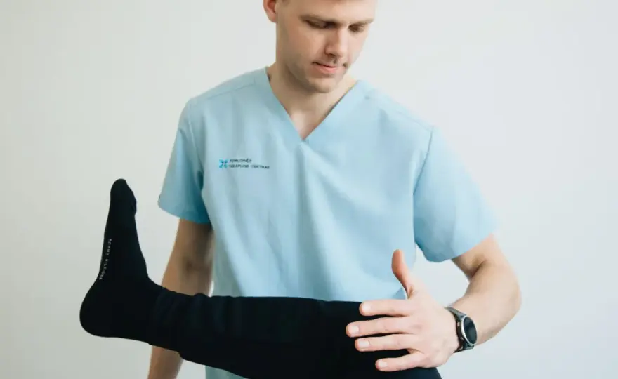 Rehabilitacja w warunkach domowych. Jak szybko zorganizować profesjonalne miejsce opieki?