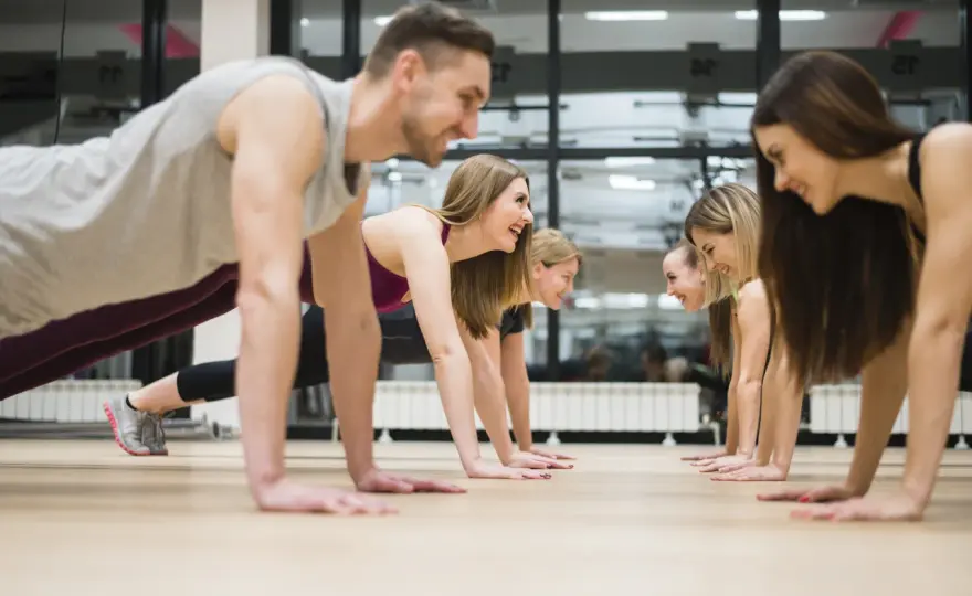 Trening grupowy czy indywidualny? Który z nich warto wybrać?