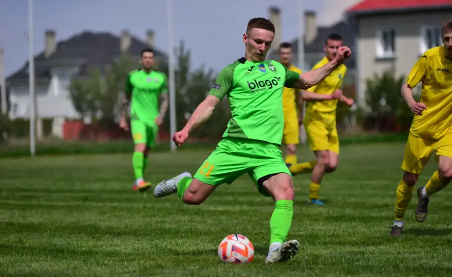 Od lokalnego stadionu do wielkich rozgrywek reprezentacyjnych: jak rodzi się piłkarska pasja